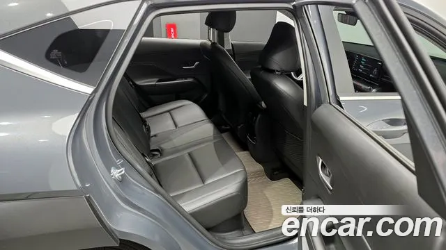 Hyundai Kona 2023 — фото 12