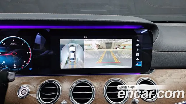 Mercedes-Benz E-Class 2021 — фото 16