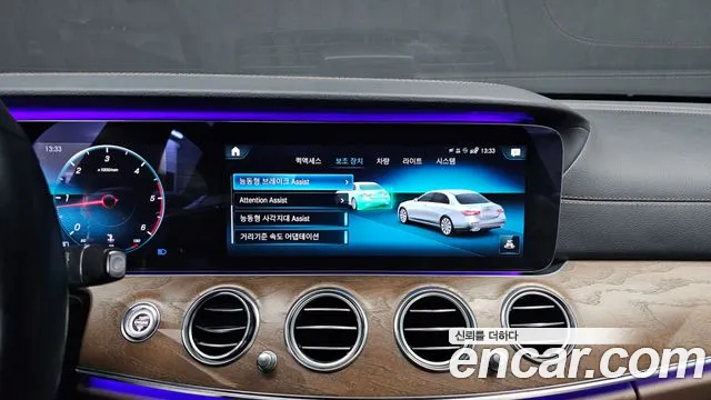 Mercedes-Benz E-Class 2021 — фото 17