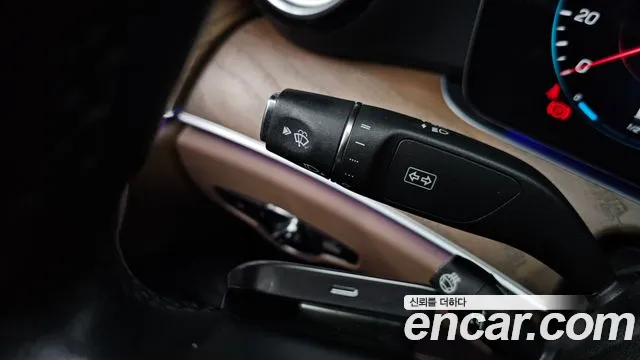 Mercedes-Benz E-Class 2021 — фото 18