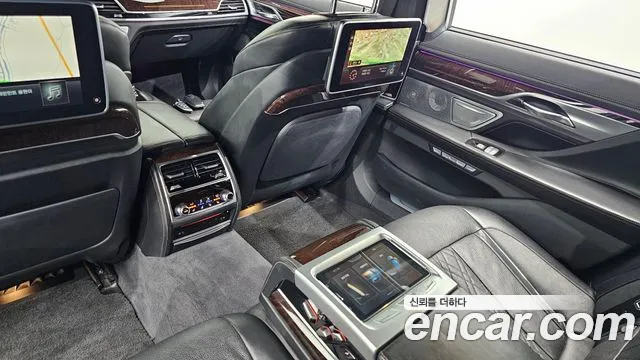 BMW 7-Series 2016 — фото 19