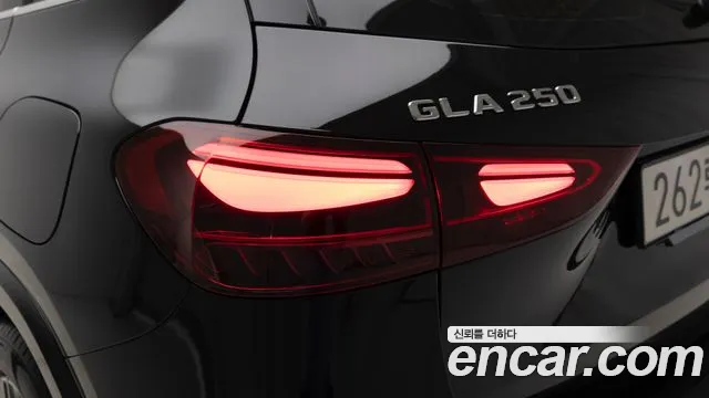 Mercedes-Benz GLA-Class 2025 — фото 18