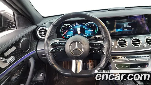 Mercedes-Benz E-Class 2021 — фото 13