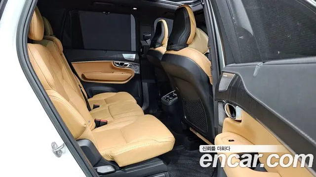 Volvo XC90 2023 — фото 11