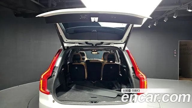 Volvo XC90 2023 — фото 20