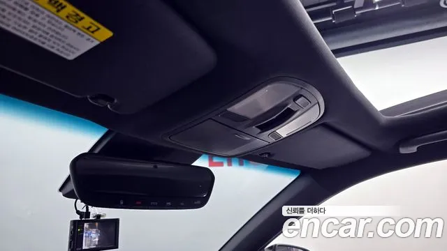 Hyundai Veloster 2018 — фото 19