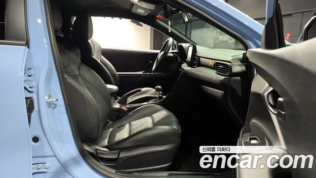 Hyundai Veloster 2019 — фото 11