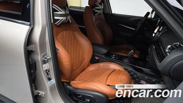 Mini Clubman 2022 — фото 10