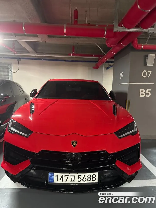 Lamborghini Urus 2023 — фото 1