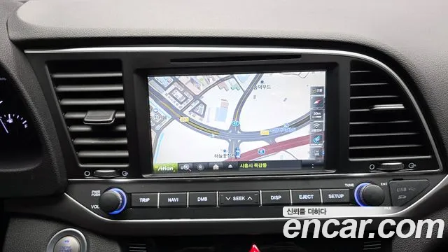 Hyundai AVANTE 2017 — фото 14