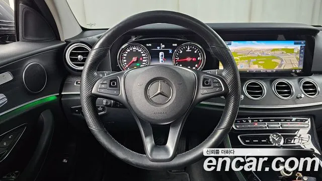 Mercedes-Benz E-Class 2018 — фото 13