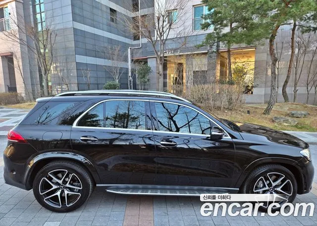 Mercedes-Benz GLE-Class 2023 — фото 7
