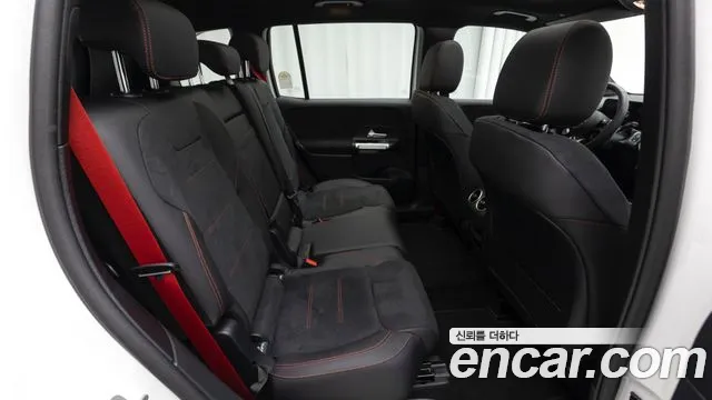 Mercedes-Benz GLB-Class 2025 — фото 10