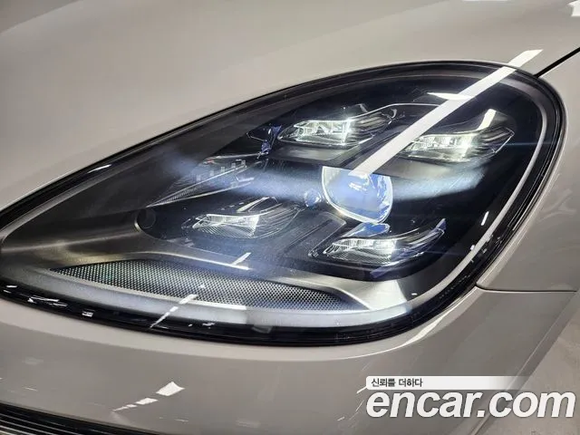 Porsche Cayenne 2020 — фото 16