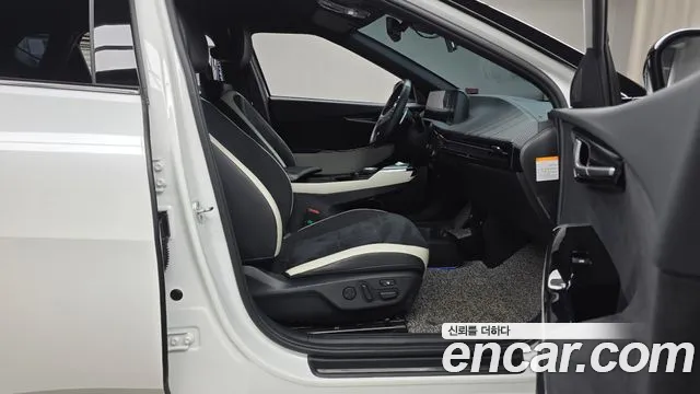 Kia EV6 2022 — фото 11