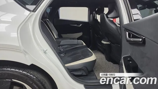 Kia EV6 2022 — фото 12