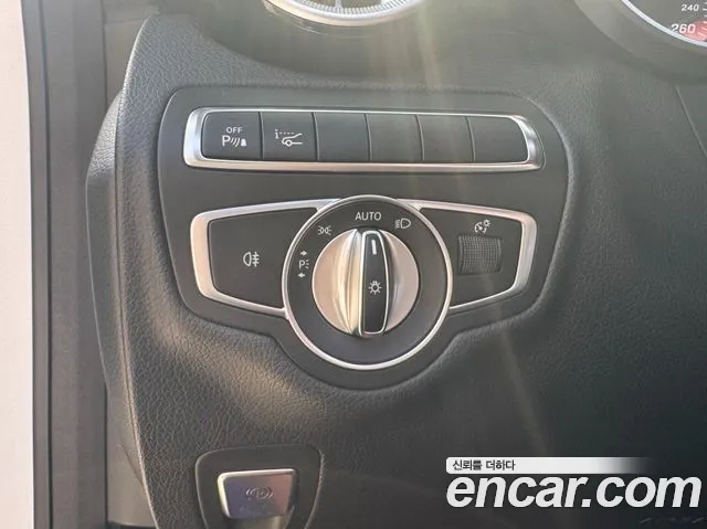 Mercedes-Benz C-Class 2018 — фото 16