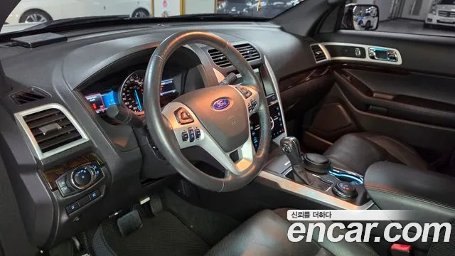 Ford Explorer 2015 — фото 14