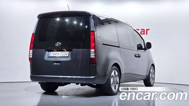 Hyundai Staria 2023 — фото 2