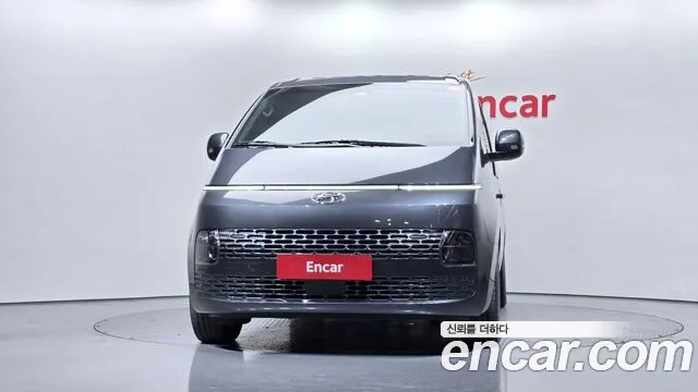 Hyundai Staria 2023 — фото 3