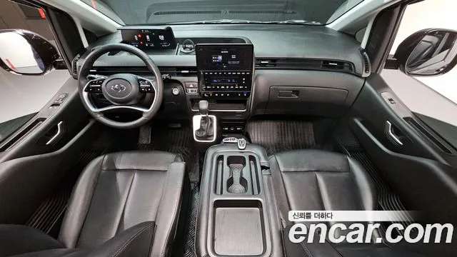 Hyundai Staria 2023 — фото 7