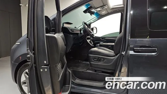 Hyundai Staria 2023 — фото 10