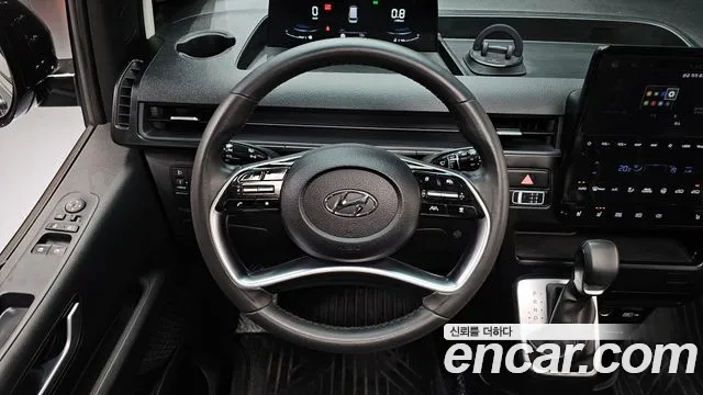 Hyundai Staria 2023 — фото 13