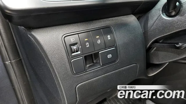Hyundai Staria 2023 — фото 17