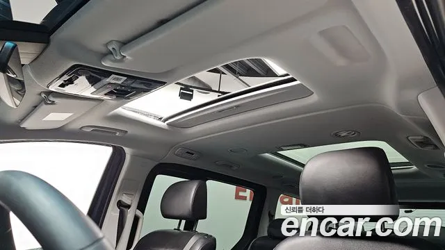 Hyundai Staria 2023 — фото 19