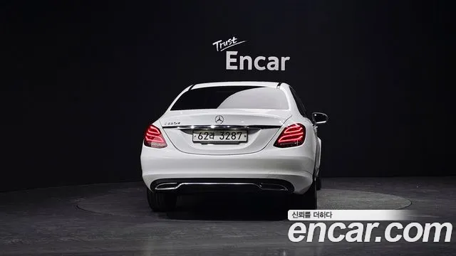 Mercedes-Benz C-Class 2016 — фото 4