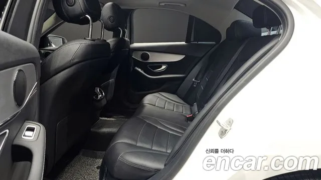 Mercedes-Benz C-Class 2016 — фото 12