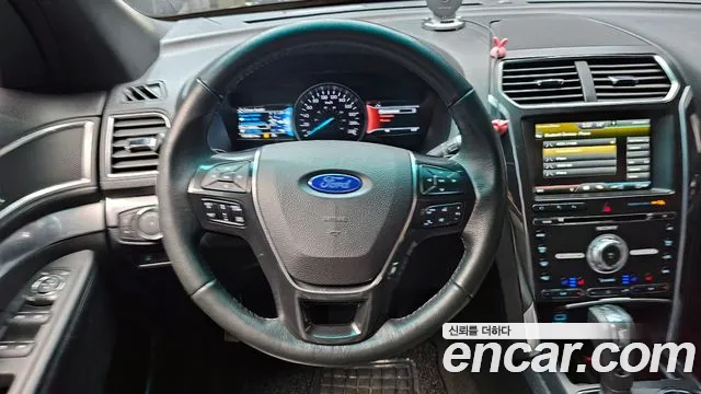 Ford Explorer 2016 — фото 13