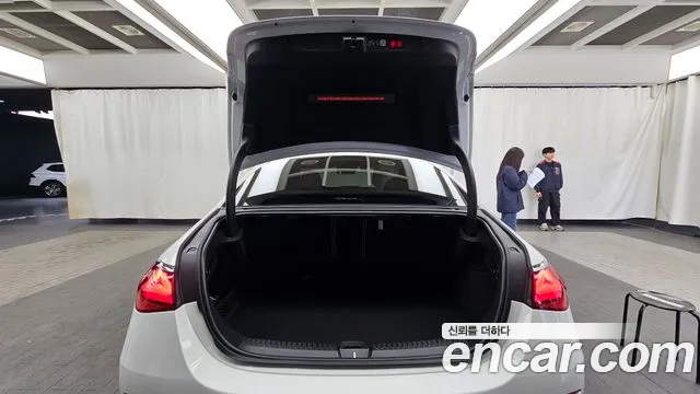 Mercedes-Benz E-Class 2025 — фото 20
