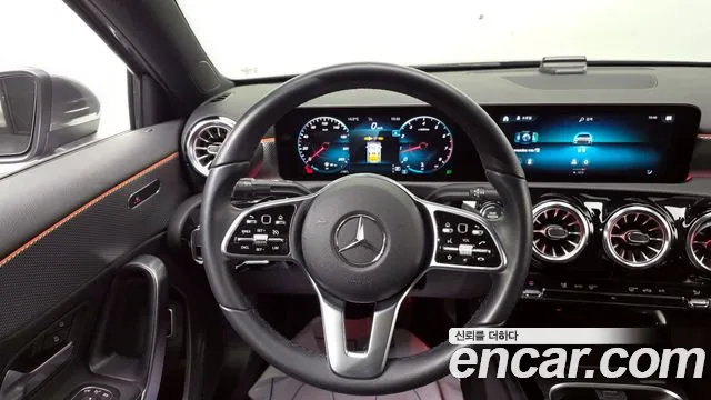 Mercedes-Benz A-Class 2022 — фото 15