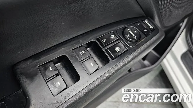Hyundai AVANTE 2016 — фото 19