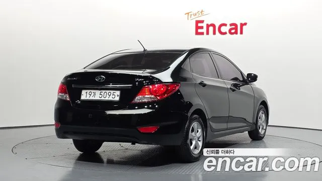 Hyundai Accent 2015 — фото 2