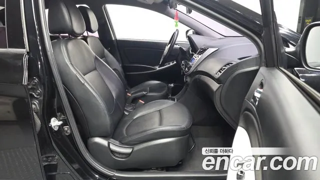 Hyundai Accent 2015 — фото 11