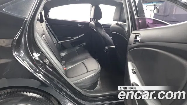 Hyundai Accent 2015 — фото 12