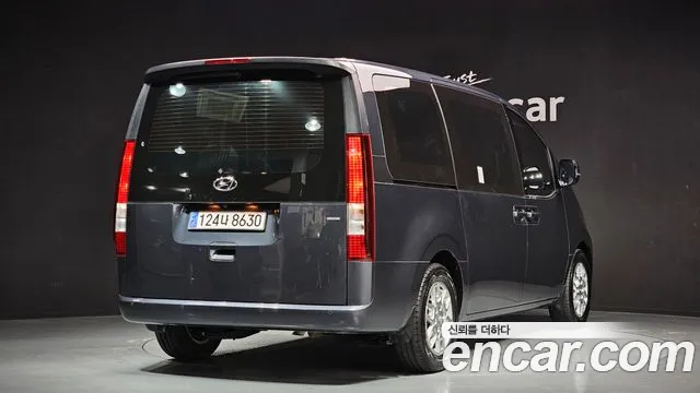Hyundai Staria 2023 — фото 2