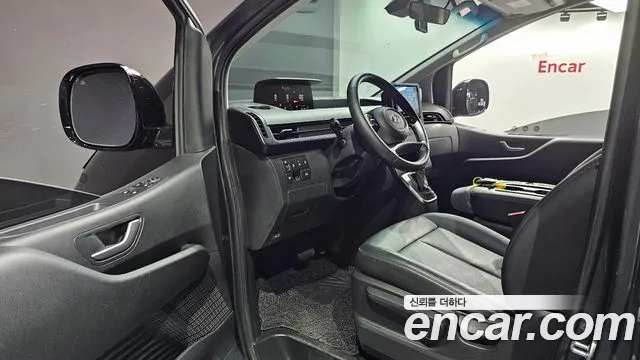 Hyundai Staria 2023 — фото 11