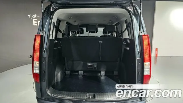 Hyundai Staria 2023 — фото 20