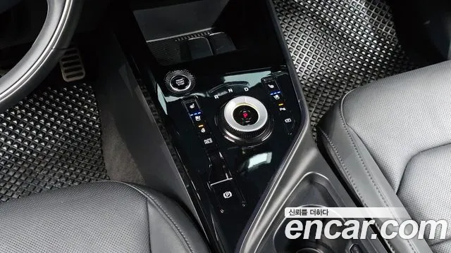 Kia Niro 2023 — фото 9