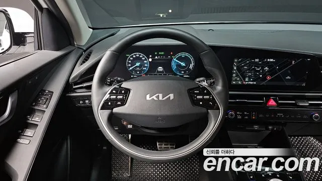 Kia Niro 2023 — фото 13