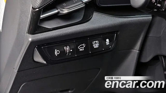 Kia Niro 2023 — фото 16
