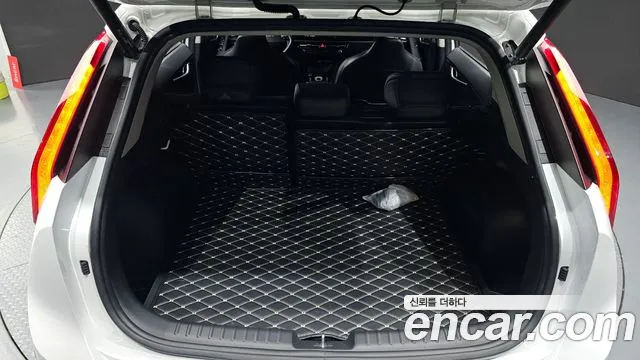 Kia Niro 2023 — фото 20