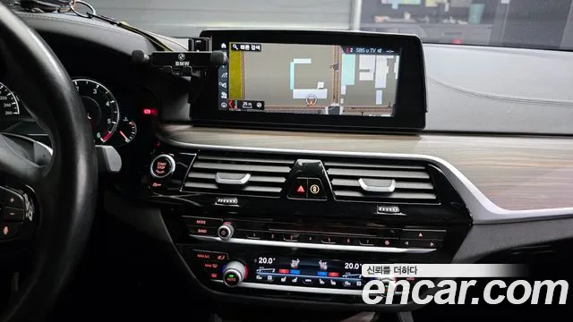 BMW 5-Series 2017 — фото 17