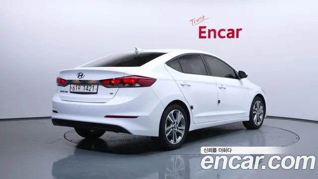 Hyundai AVANTE 2018 — фото 1