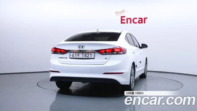 Hyundai AVANTE 2018 — фото 3