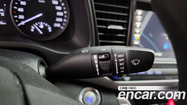 Hyundai AVANTE 2018 — фото 14