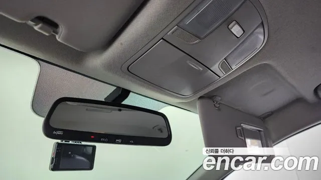 Hyundai AVANTE 2018 — фото 18